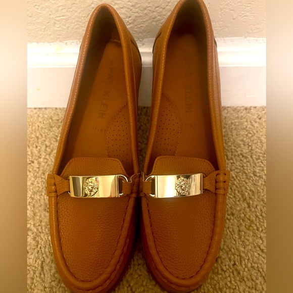 NWOB Women’s Anne Klein Naddie Loafer Brown Size 8.5 - Picture 1 of 13